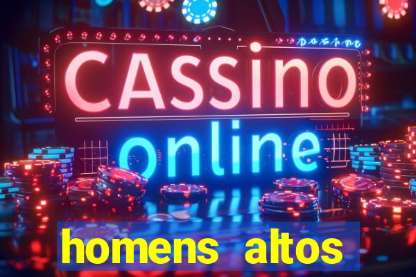 homens altos sarados pelados